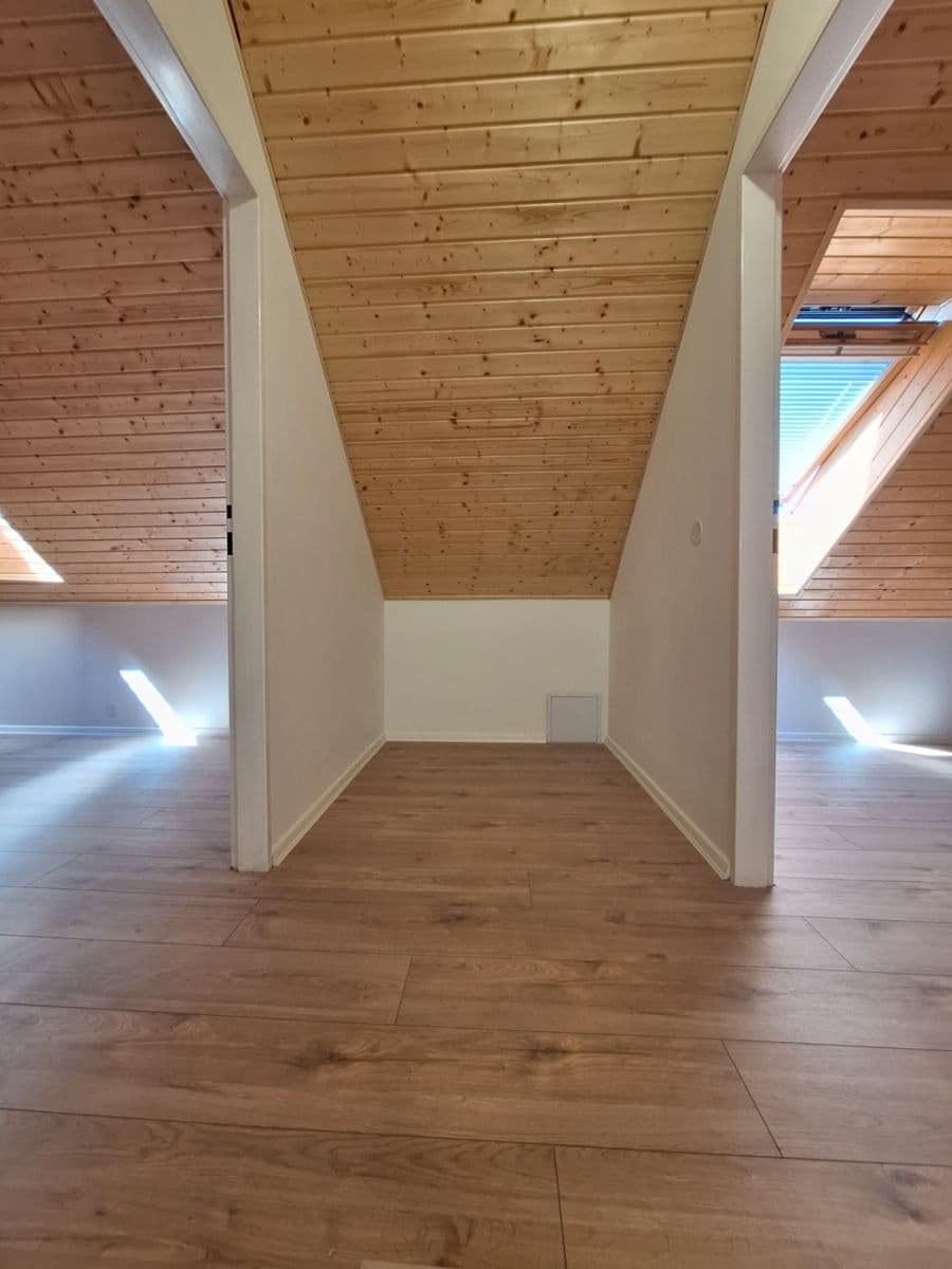 Pronájem domu 93 m², pozemek 50 m², V. Burgra, Kladno, Středočeský kraj Pronájem domu 93 m², pozemek 50 m², V. Burgra, Kladno, Středočeský kraj