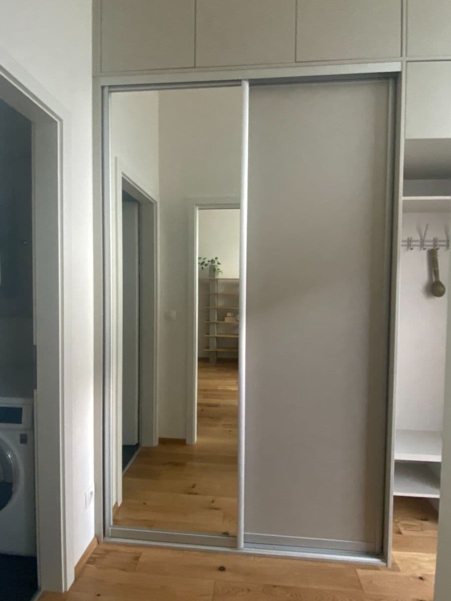 Pronájem bytu 1+kk 39 m², Na Valentince, Praha, Praha Pronájem bytu 1+kk 39 m², Na Valentince, Praha, Praha