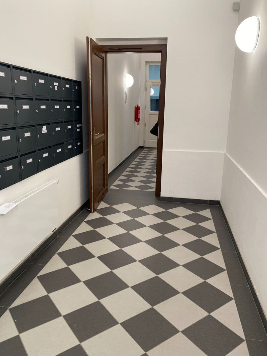 Pronájem bytu 1+kk 39 m², Na Valentince, Praha, Praha Pronájem bytu 1+kk 39 m², Na Valentince, Praha, Praha