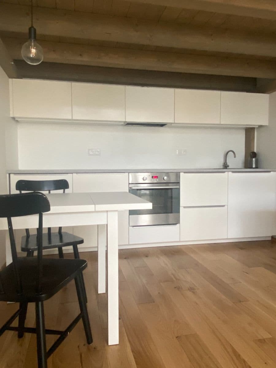 Pronájem bytu 1+kk 39 m², Na Valentince, Praha, Praha Pronájem bytu 1+kk 39 m², Na Valentince, Praha, Praha