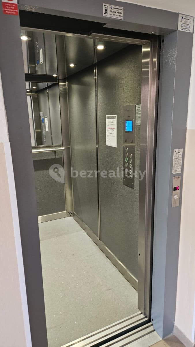 Pronájem bytu 1+kk 31 m², Na Vrších, Praha, Praha Pronájem bytu 1+kk 31 m², Na Vrších, Praha, Praha