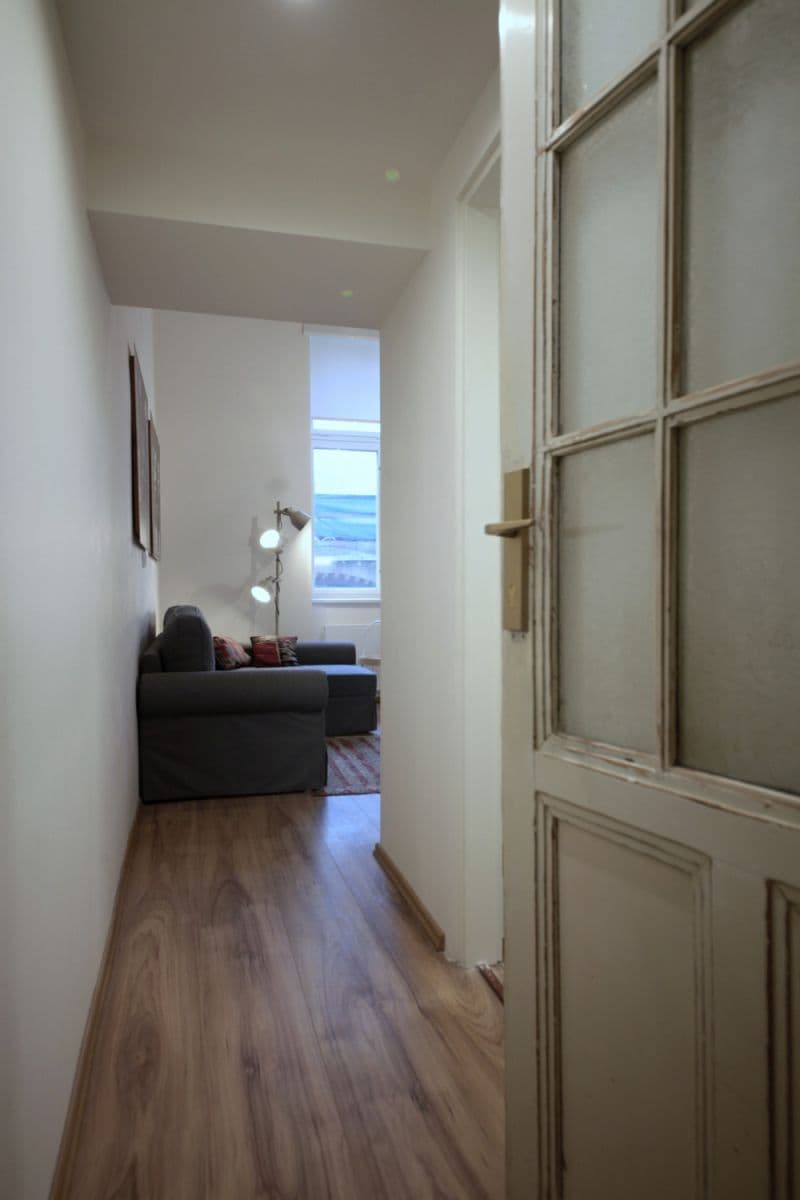 Pronájem bytu 37 m², Prvního pluku, Praha, Praha Pronájem bytu 37 m², Prvního pluku, Praha, Praha