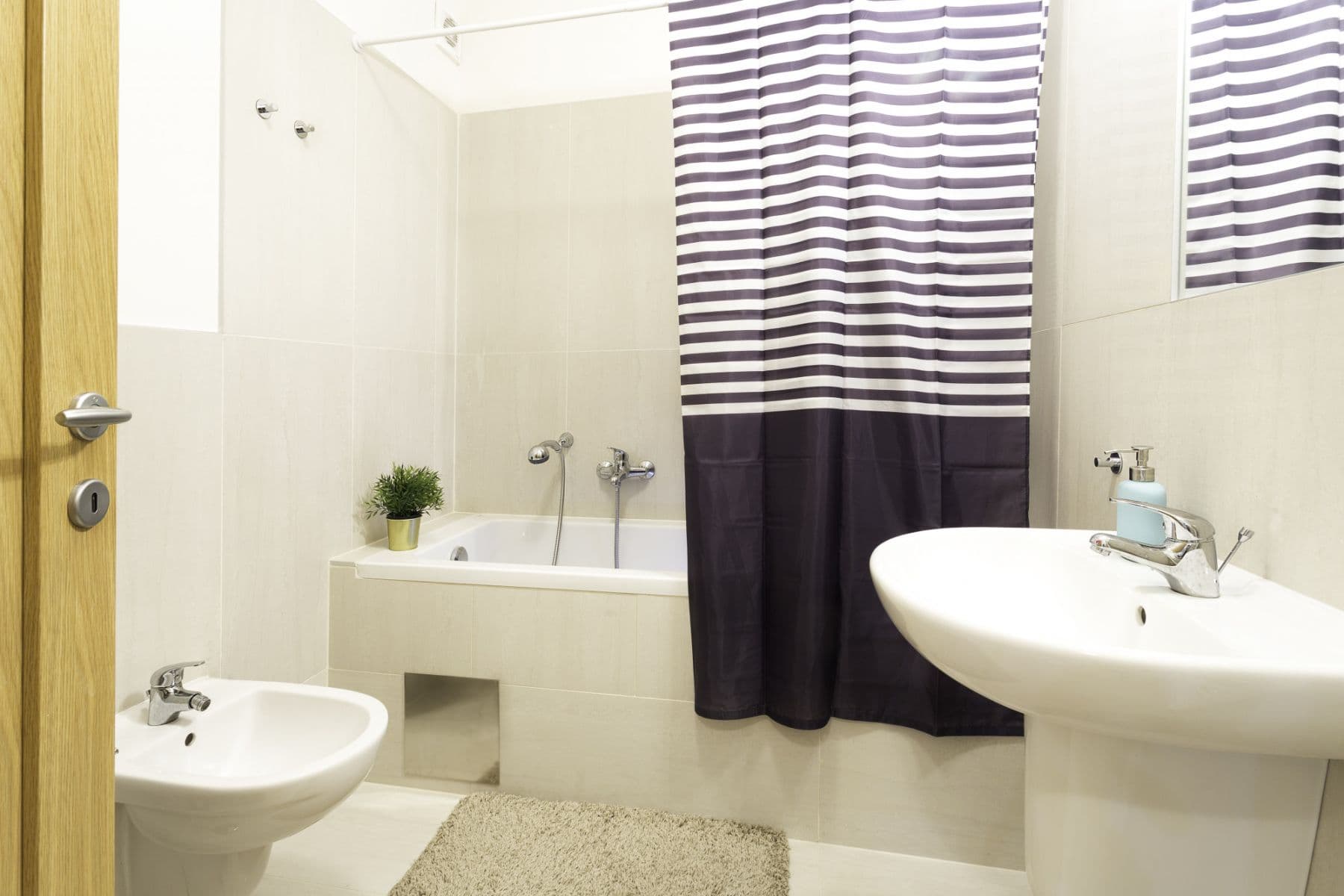 Pronájem bytu 55 m², Rumunská, Praha, Praha Pronájem bytu 55 m², Rumunská, Praha, Praha