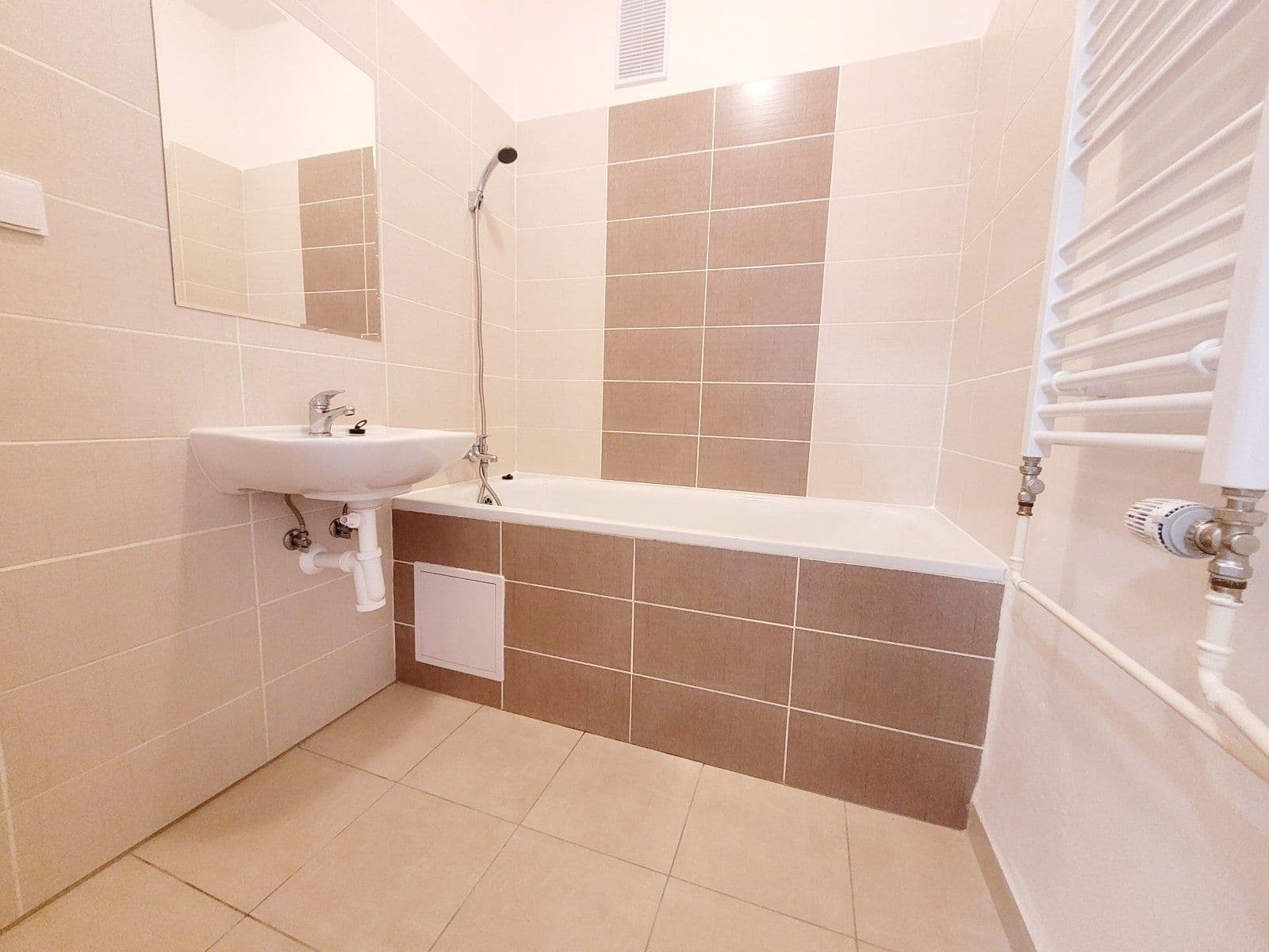 Pronájem bytu 3+1 72 m², Vardasova, Havířov, Moravskoslezský kraj Pronájem bytu 3+1 72 m², Vardasova, Havířov, Moravskoslezský kraj