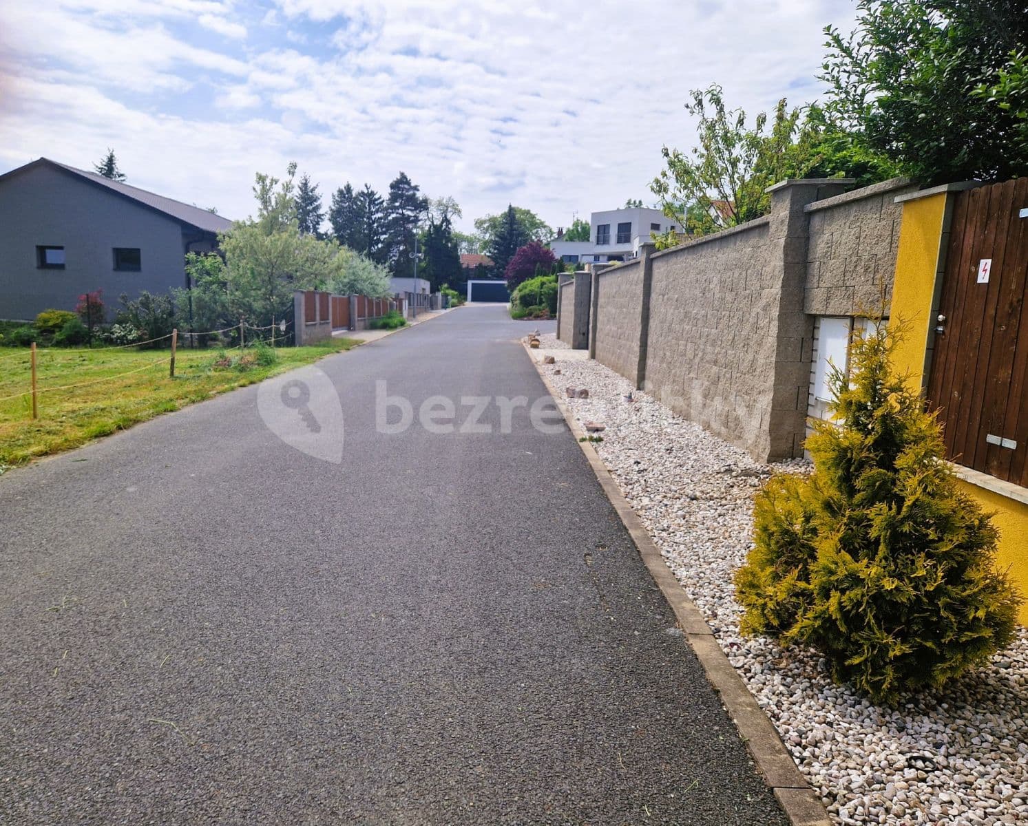 Prodej pozemku 1.034 m², Pod Kapličkou, Předboj, Středočeský kraj Prodej pozemku 1.034 m², Pod Kapličkou, Předboj, Středočeský kraj
