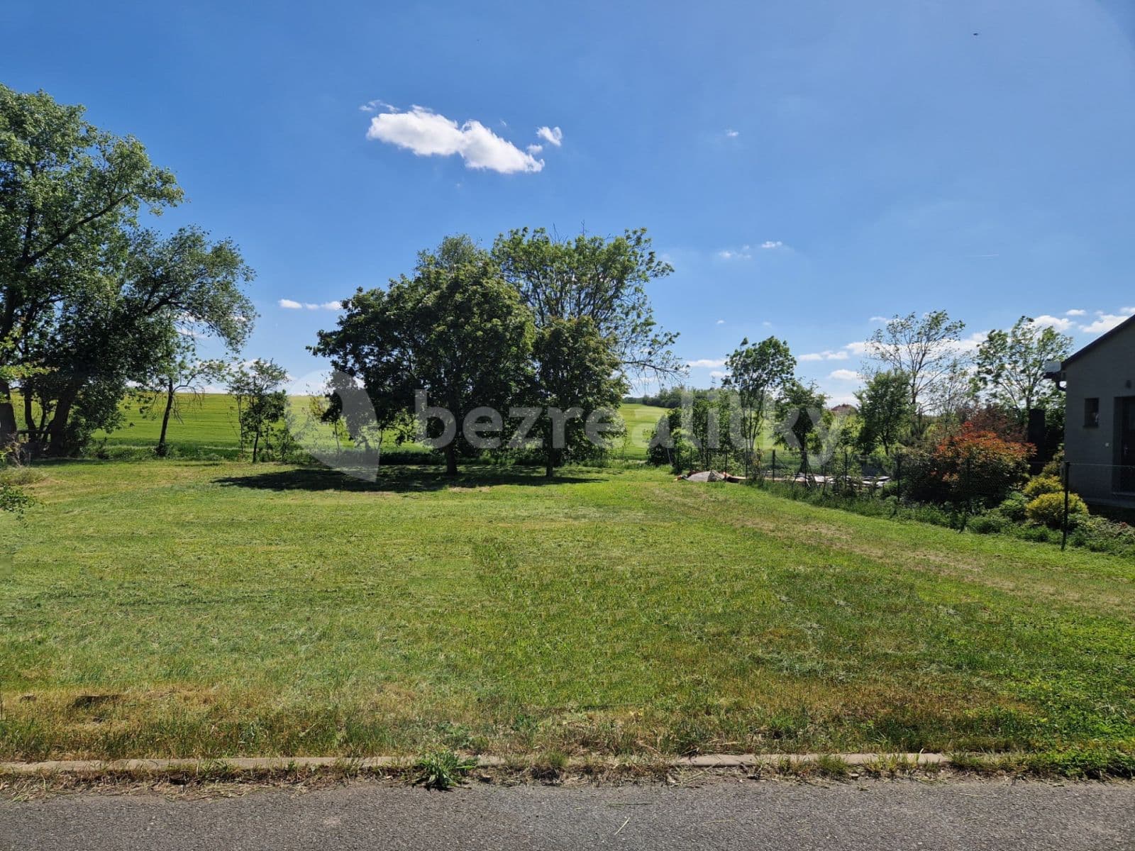 Prodej pozemku 1.034 m², Pod Kapličkou, Předboj, Středočeský kraj Prodej pozemku 1.034 m², Pod Kapličkou, Předboj, Středočeský kraj