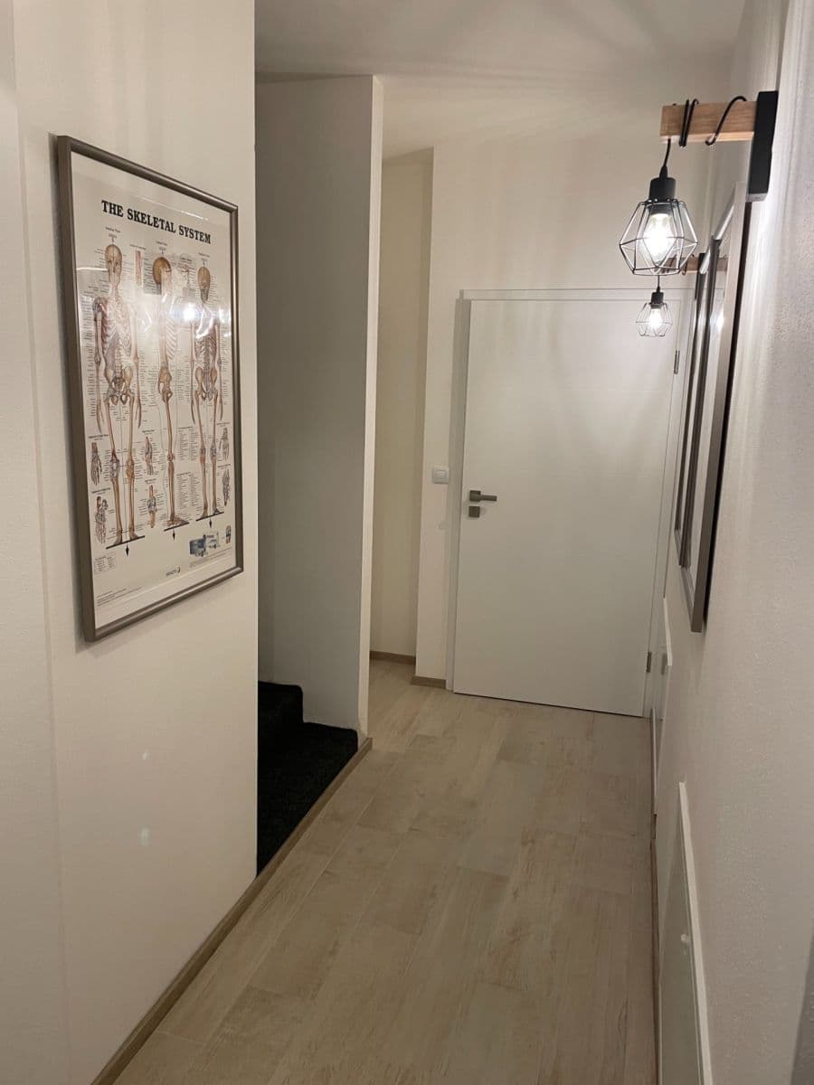 Pronájem bytu 1+kk 33 m², Pod Stráží, Plzeň, Plzeňský kraj Pronájem bytu 1+kk 33 m², Pod Stráží, Plzeň, Plzeňský kraj