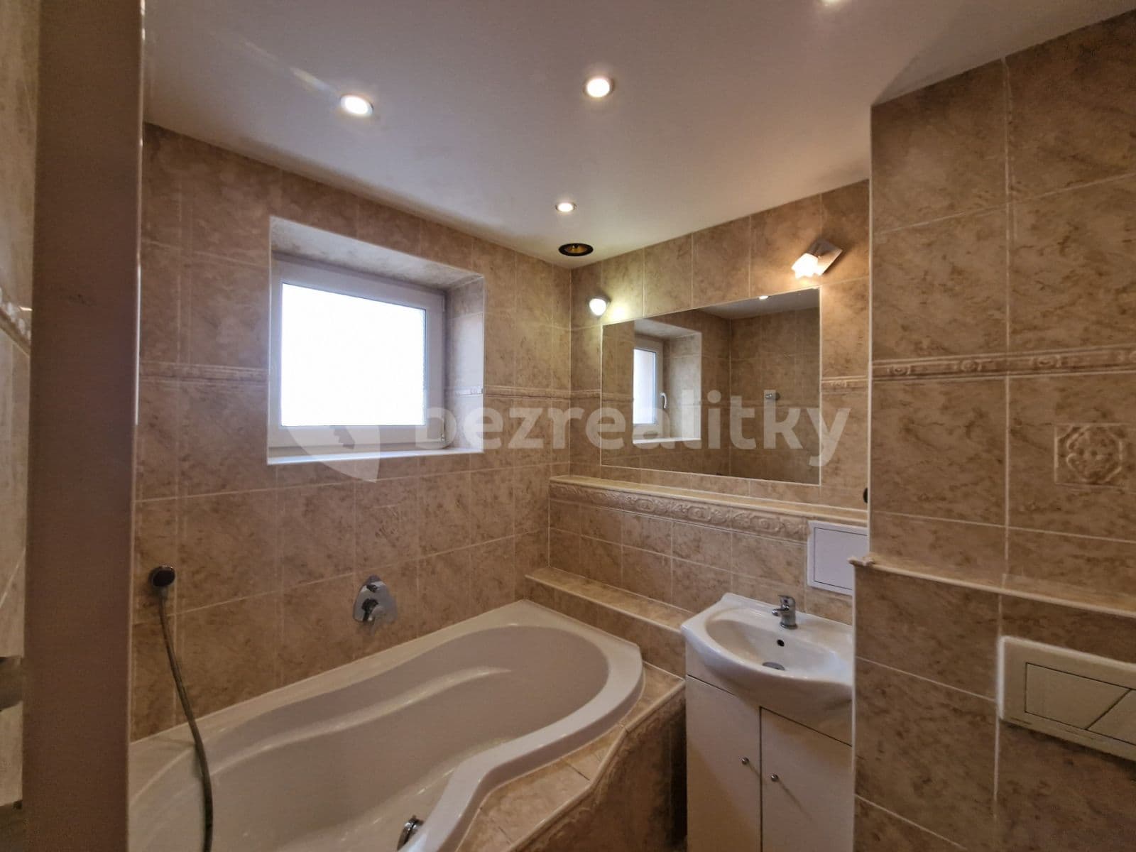 Pronájem bytu 3+1 70 m², Samoljovova, Ostrava, Moravskoslezský kraj Pronájem bytu 3+1 70 m², Samoljovova, Ostrava, Moravskoslezský kraj