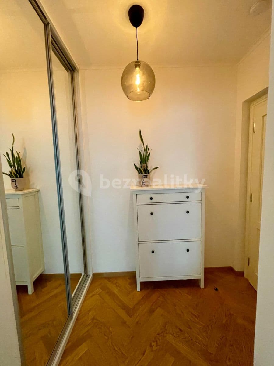Pronájem bytu 1+kk 27 m², Černomořská, Praha, Praha Pronájem bytu 1+kk 27 m², Černomořská, Praha, Praha
