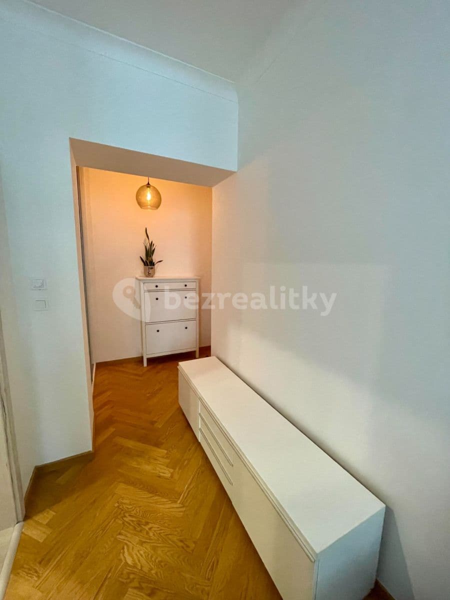 Pronájem bytu 1+kk 27 m², Černomořská, Praha, Praha Pronájem bytu 1+kk 27 m², Černomořská, Praha, Praha