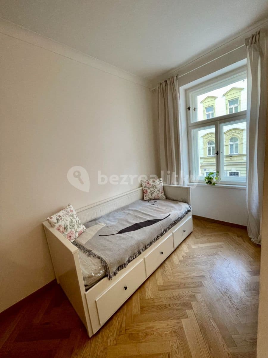 Pronájem bytu 1+kk 27 m², Černomořská, Praha, Praha Pronájem bytu 1+kk 27 m², Černomořská, Praha, Praha