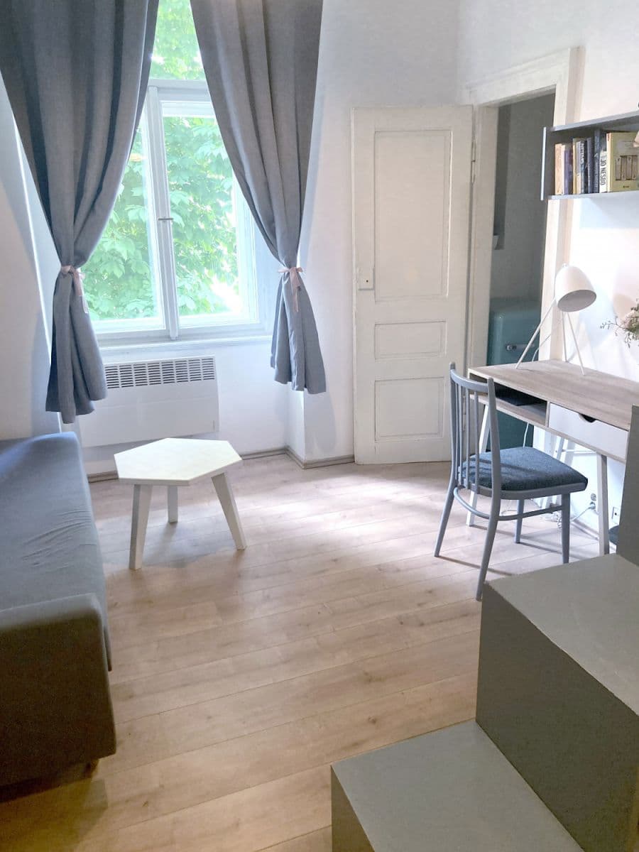 Pronájem bytu 21 m², Bulharská, Praha, Praha Pronájem bytu 21 m², Bulharská, Praha, Praha