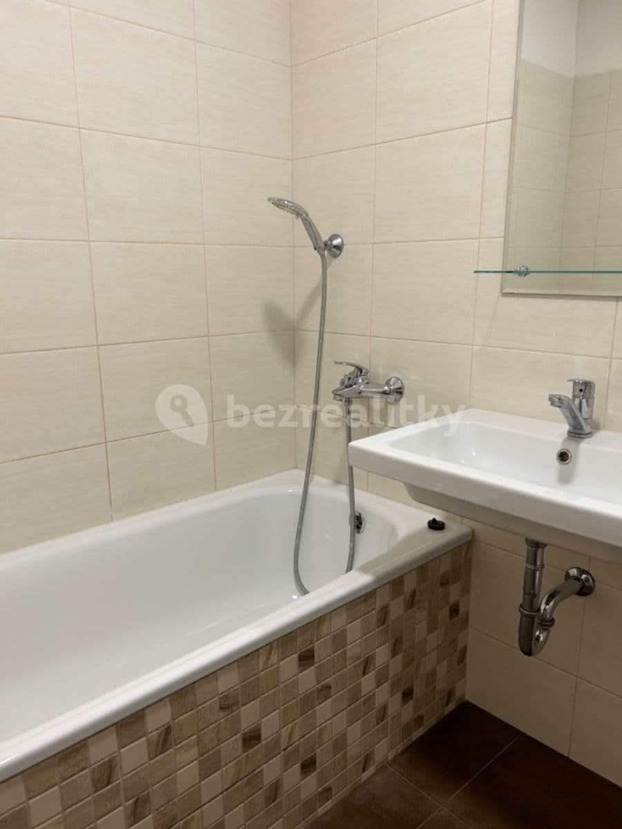 Pronájem bytu 2+1 58 m², Sakařova, Pardubice, Pardubický kraj Pronájem bytu 2+1 58 m², Sakařova, Pardubice, Pardubický kraj