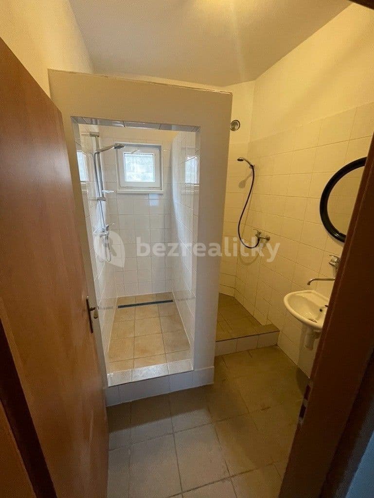 Pronájem bytu Garsoniéra 25 m², Hálkova, Přelouč, Pardubický kraj Pronájem bytu Garsoniéra 25 m², Hálkova, Přelouč, Pardubický kraj