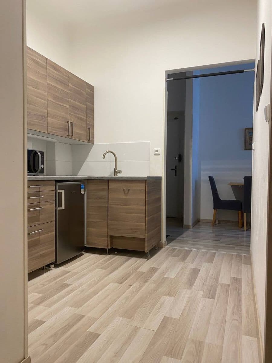 Pronájem bytu 2+1 62 m², 5. května, Praha, Praha Pronájem bytu 2+1 62 m², 5. května, Praha, Praha