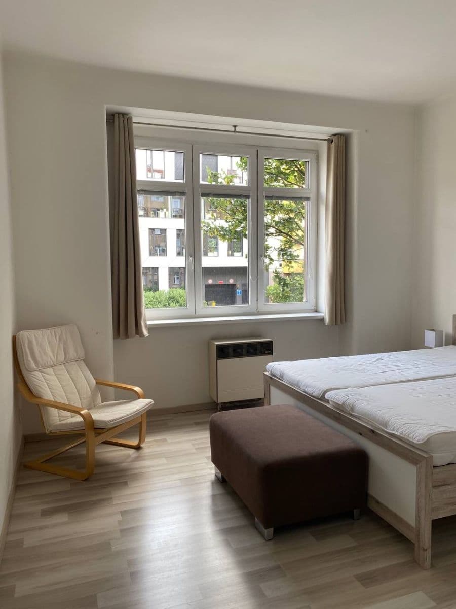Pronájem bytu 2+1 62 m², 5. května, Praha, Praha Pronájem bytu 2+1 62 m², 5. května, Praha, Praha