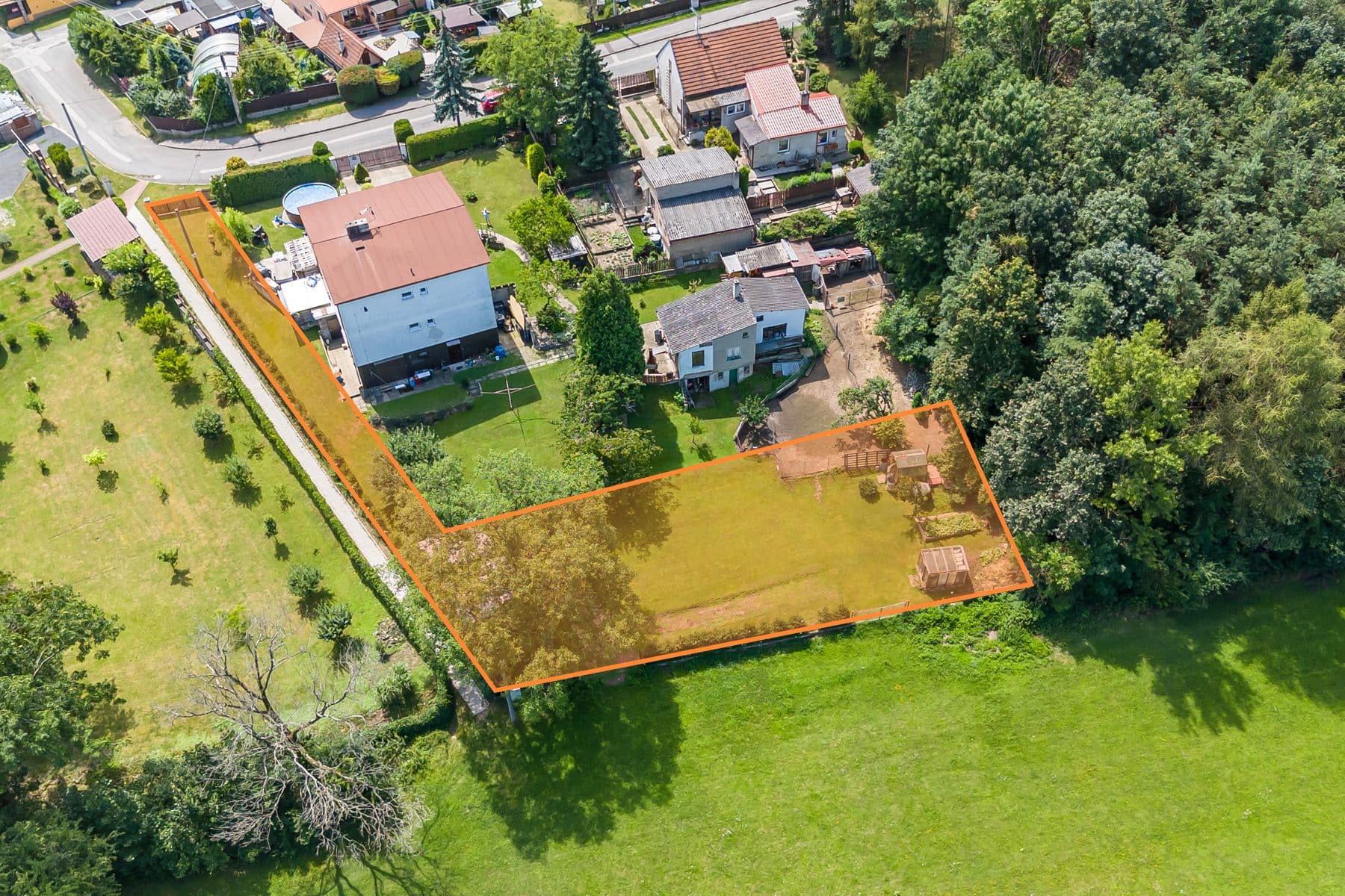 Prodej pozemku 886 m², K Dálnici, Panenské Břežany, Středočeský kraj Prodej pozemku 886 m², K Dálnici, Panenské Břežany, Středočeský kraj