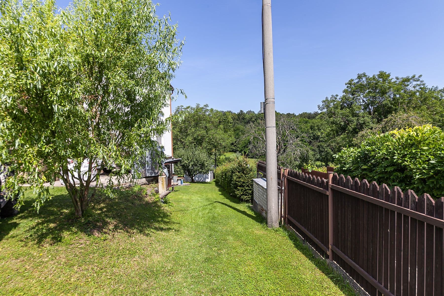 Prodej pozemku 886 m², K Dálnici, Panenské Břežany, Středočeský kraj Prodej pozemku 886 m², K Dálnici, Panenské Břežany, Středočeský kraj