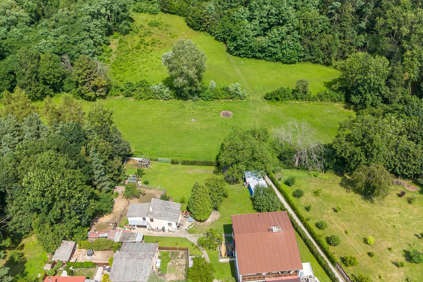 Prodej pozemku 886 m², K Dálnici, Panenské Břežany, Středočeský kraj Prodej pozemku 886 m², K Dálnici, Panenské Břežany, Středočeský kraj