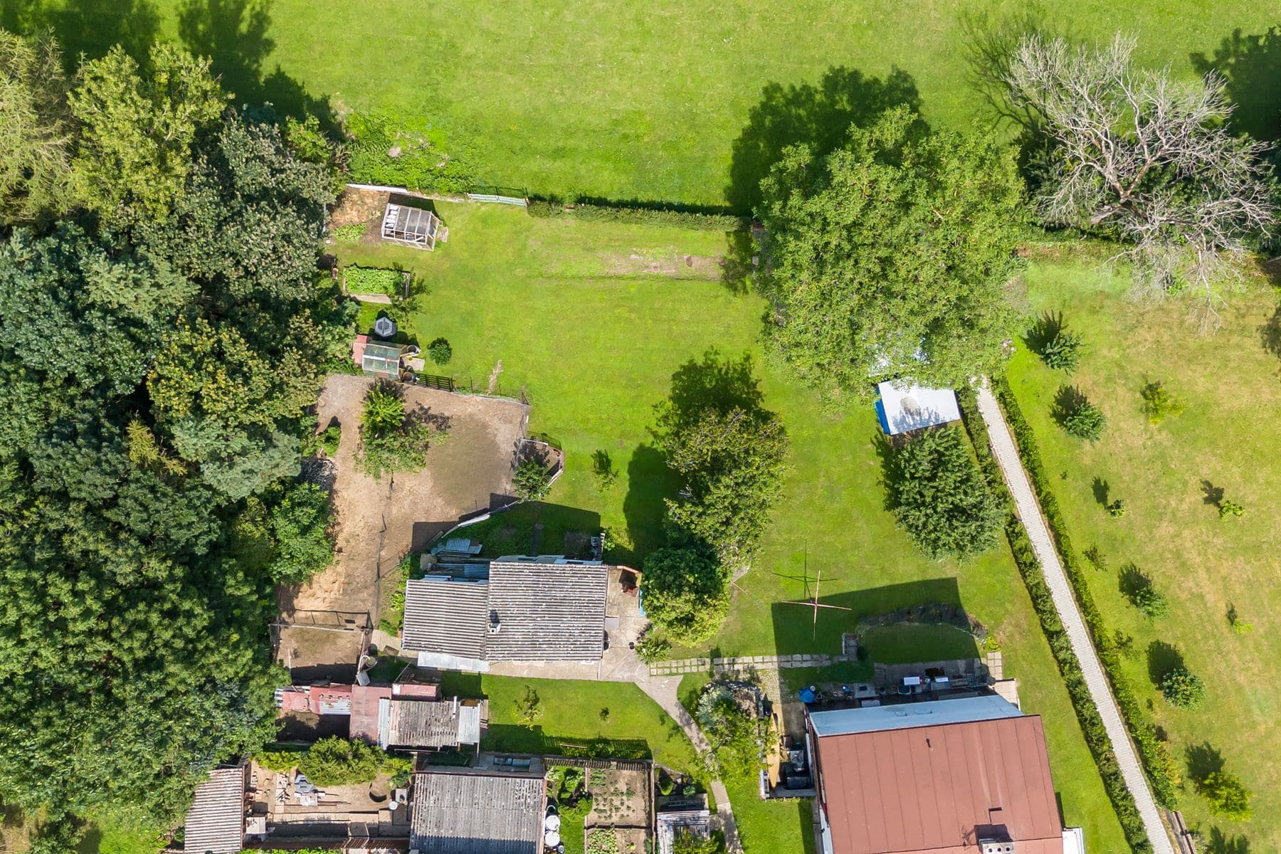 Prodej pozemku 886 m², K Dálnici, Panenské Břežany, Středočeský kraj Prodej pozemku 886 m², K Dálnici, Panenské Břežany, Středočeský kraj