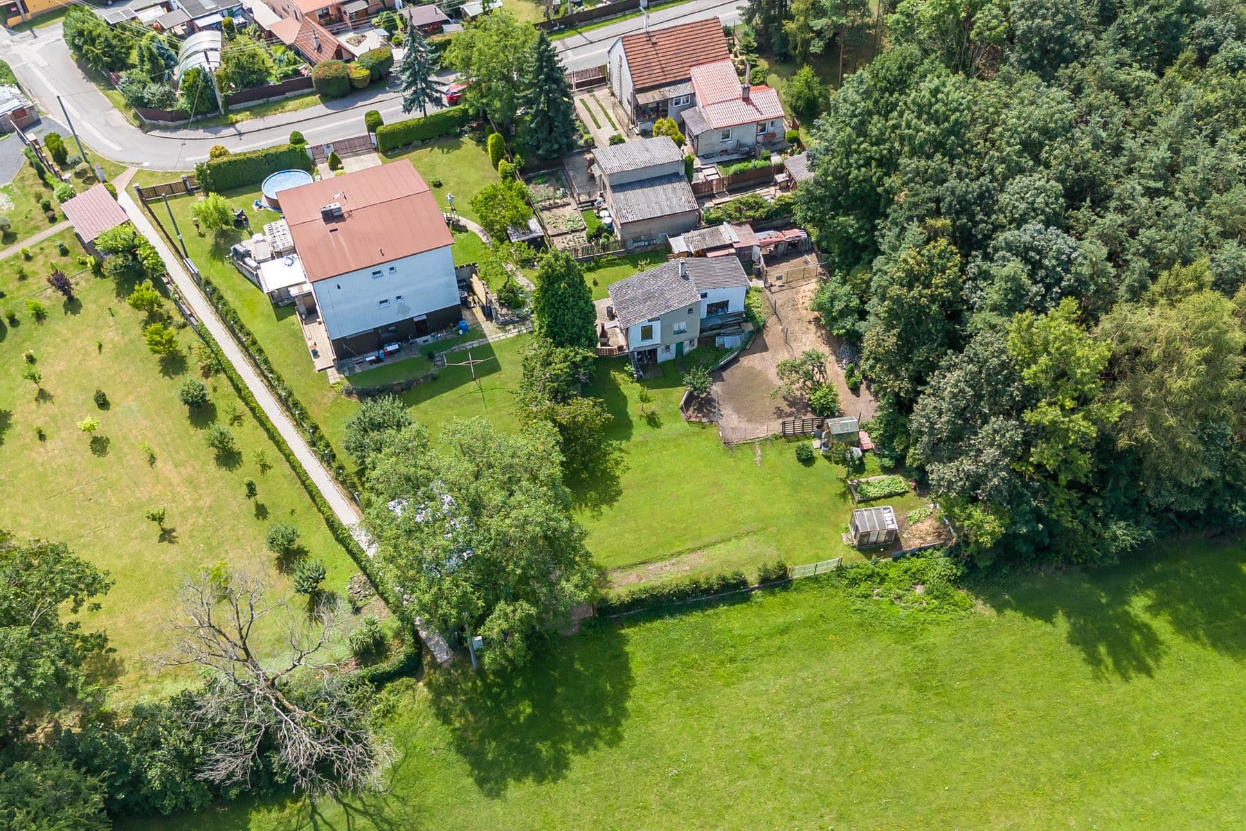 Prodej pozemku 886 m², K Dálnici, Panenské Břežany, Středočeský kraj Prodej pozemku 886 m², K Dálnici, Panenské Břežany, Středočeský kraj