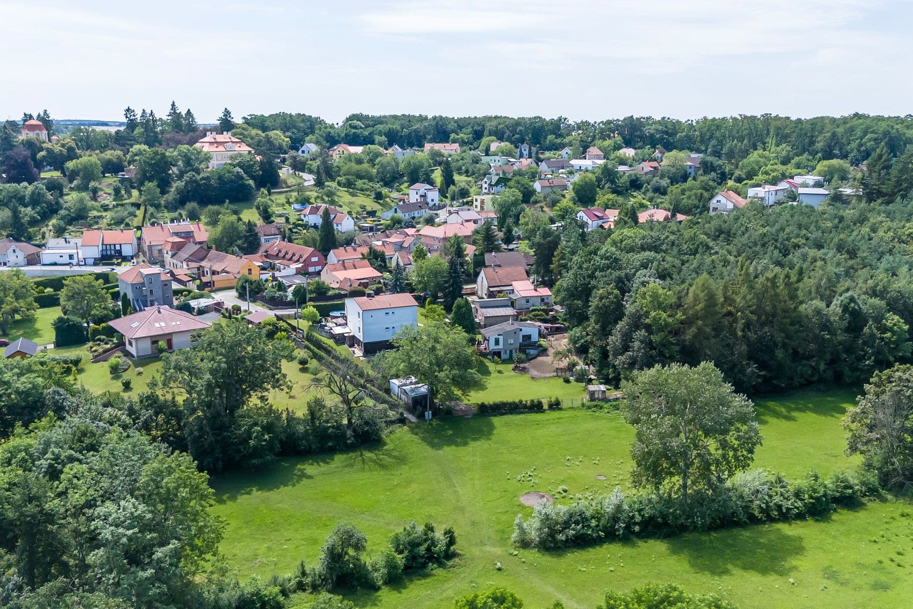 Prodej pozemku 886 m², K Dálnici, Panenské Břežany, Středočeský kraj Prodej pozemku 886 m², K Dálnici, Panenské Břežany, Středočeský kraj