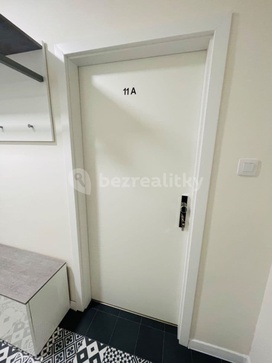 Pronájem bytu 2+kk 45 m², Na Laurové, Praha, Praha Pronájem bytu 2+kk 45 m², Na Laurové, Praha, Praha