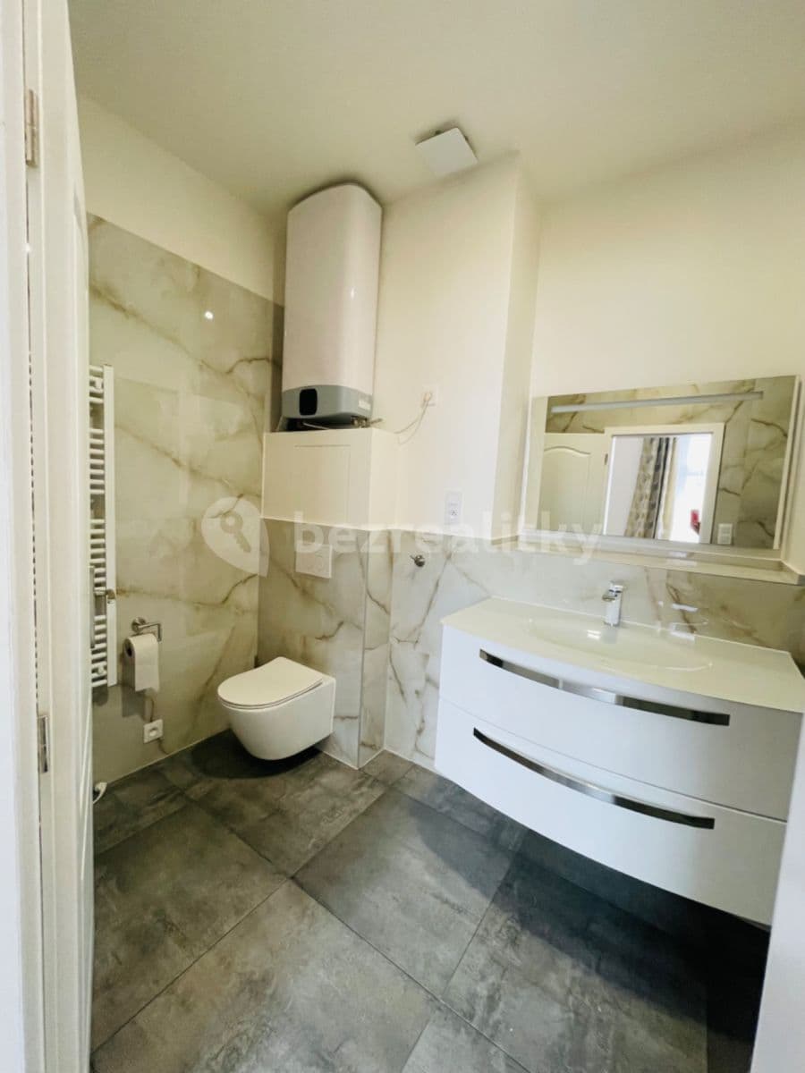 Pronájem bytu 2+kk 45 m², Na Laurové, Praha, Praha Pronájem bytu 2+kk 45 m², Na Laurové, Praha, Praha