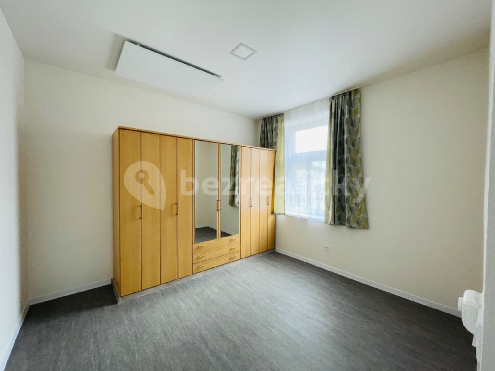 Pronájem bytu 2+kk 45 m², Na Laurové, Praha, Praha Pronájem bytu 2+kk 45 m², Na Laurové, Praha, Praha