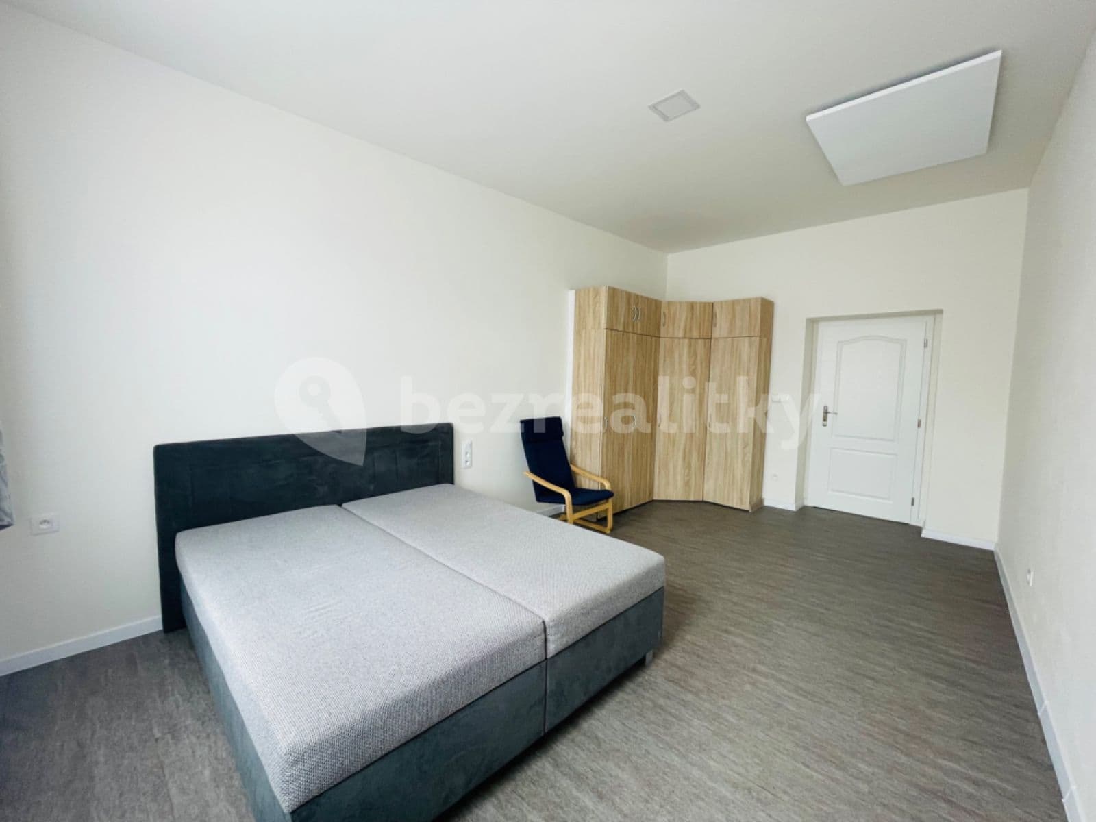 Pronájem bytu 2+kk 40 m², Na Laurové, Praha, Praha Pronájem bytu 2+kk 40 m², Na Laurové, Praha, Praha