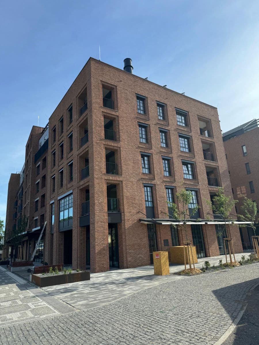 Pronájem garáže 18 m², Nádražní, Praha, Praha Pronájem garáže 18 m², Nádražní, Praha, Praha