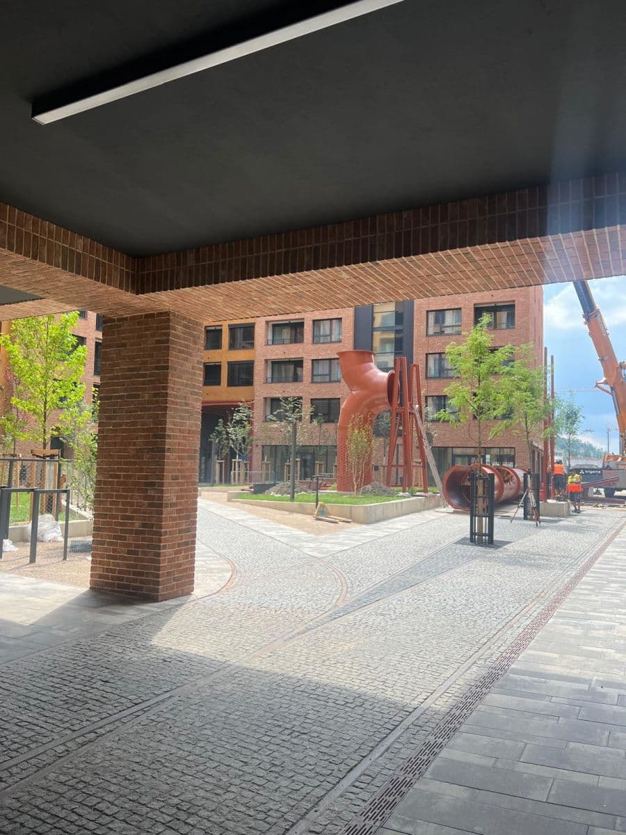 Pronájem garáže 18 m², Nádražní, Praha, Praha Pronájem garáže 18 m², Nádražní, Praha, Praha