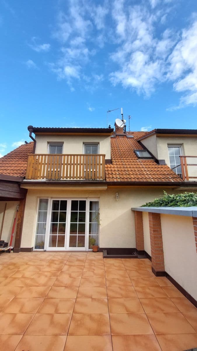 Pronájem domu 170 m², pozemek 450 m², Pod Koláčovem, Roztoky, Středočeský kraj Pronájem domu 170 m², pozemek 450 m², Pod Koláčovem, Roztoky, Středočeský kraj