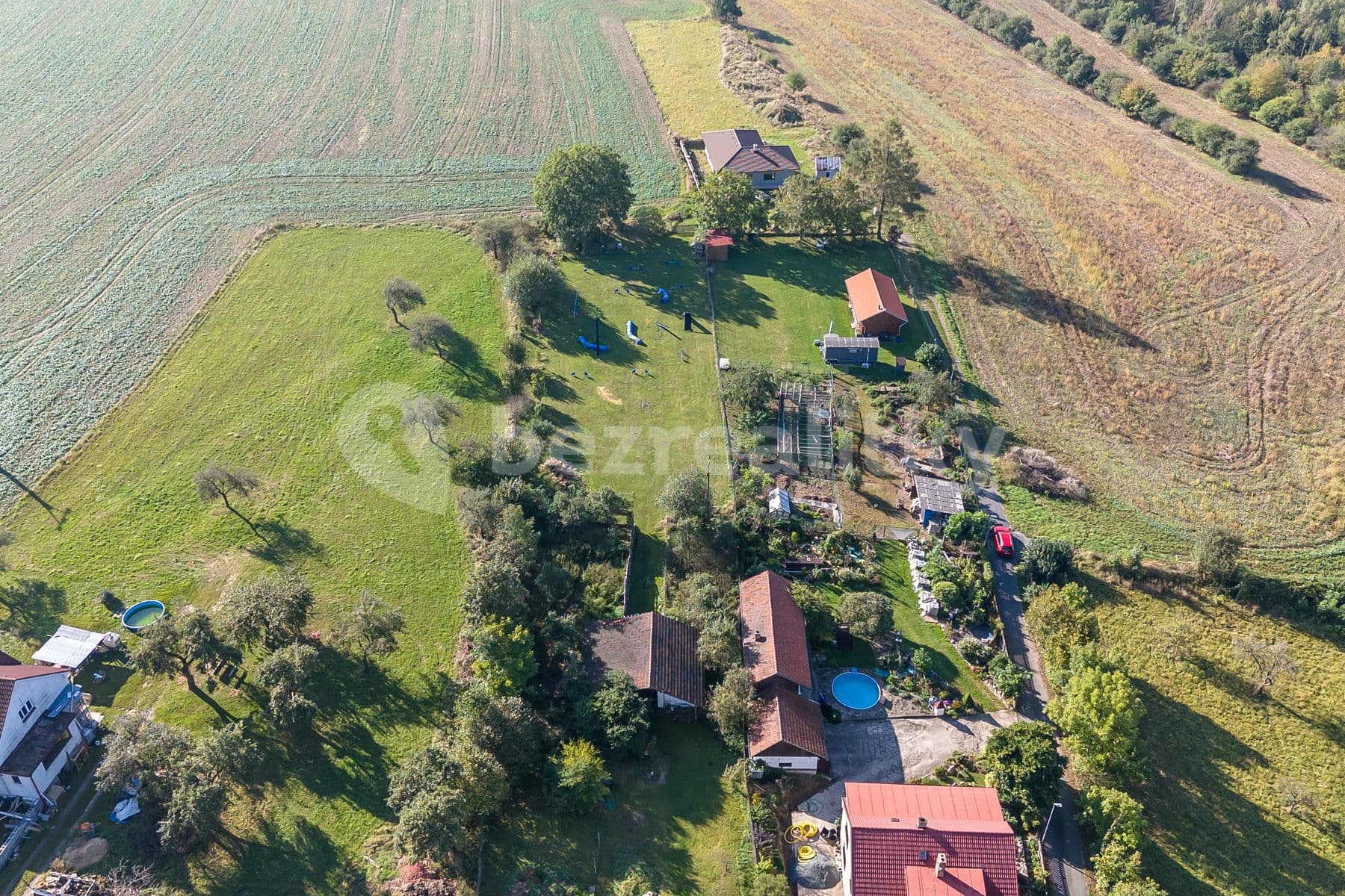 Prodej pozemku 1.800 m², Podveky, Podveky, Středočeský kraj Prodej pozemku 1.800 m², Podveky, Podveky, Středočeský kraj