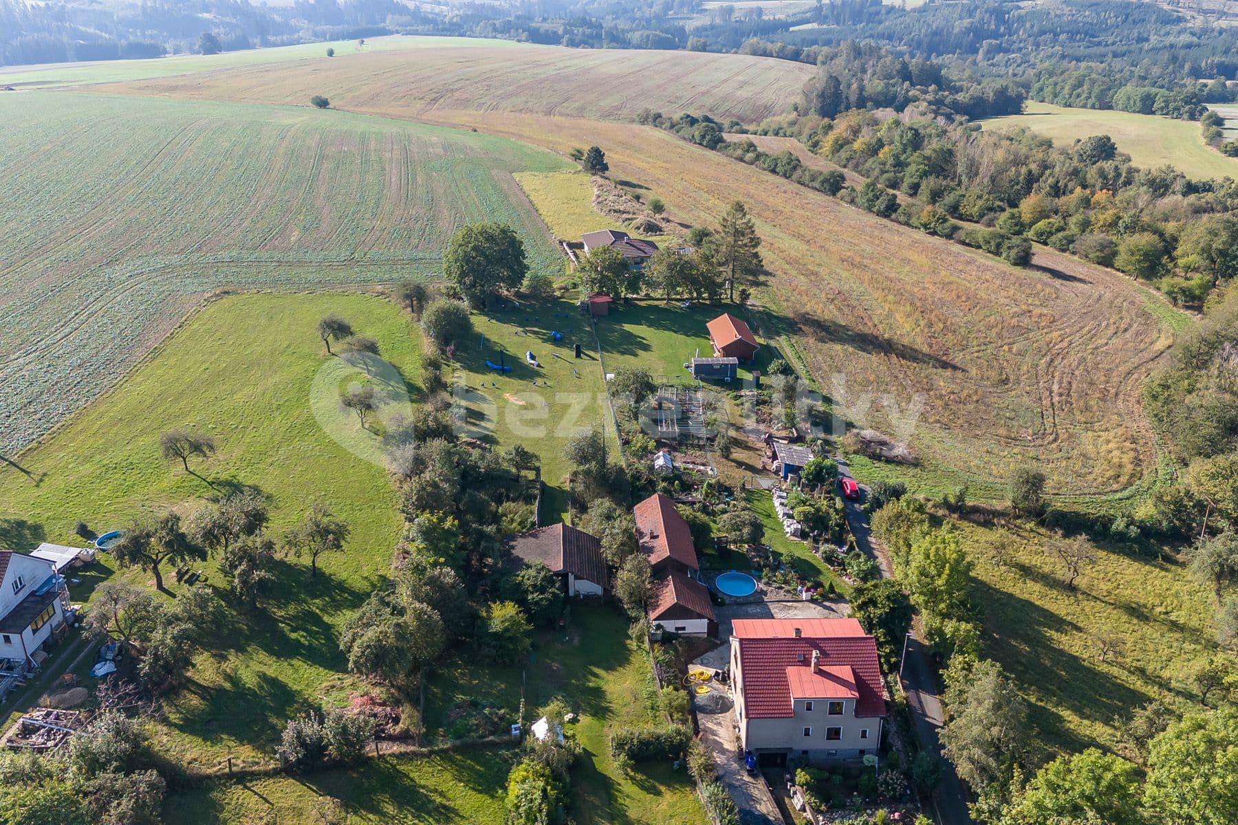 Prodej pozemku 1.800 m², Podveky, Podveky, Středočeský kraj Prodej pozemku 1.800 m², Podveky, Podveky, Středočeský kraj