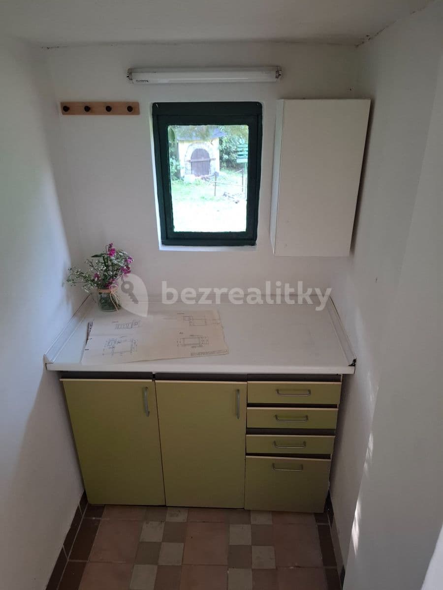 Pronájem chaty, chalupy 696 m², pozemek 544 m², Nerudova, Veltrusy, Středočeský kraj Pronájem chaty, chalupy 696 m², pozemek 544 m², Nerudova, Veltrusy, Středočeský kraj