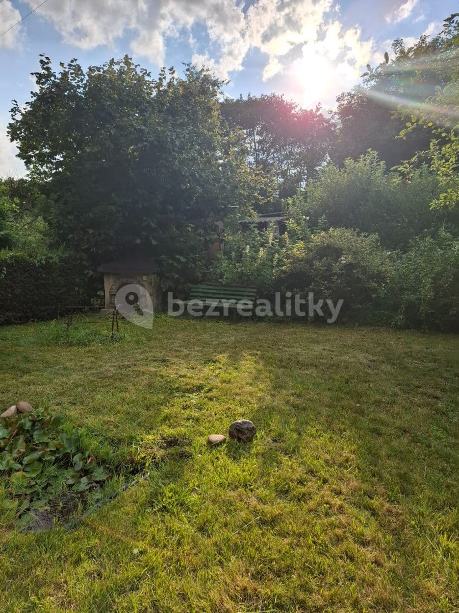 Pronájem chaty, chalupy 696 m², pozemek 544 m², Nerudova, Veltrusy, Středočeský kraj Pronájem chaty, chalupy 696 m², pozemek 544 m², Nerudova, Veltrusy, Středočeský kraj