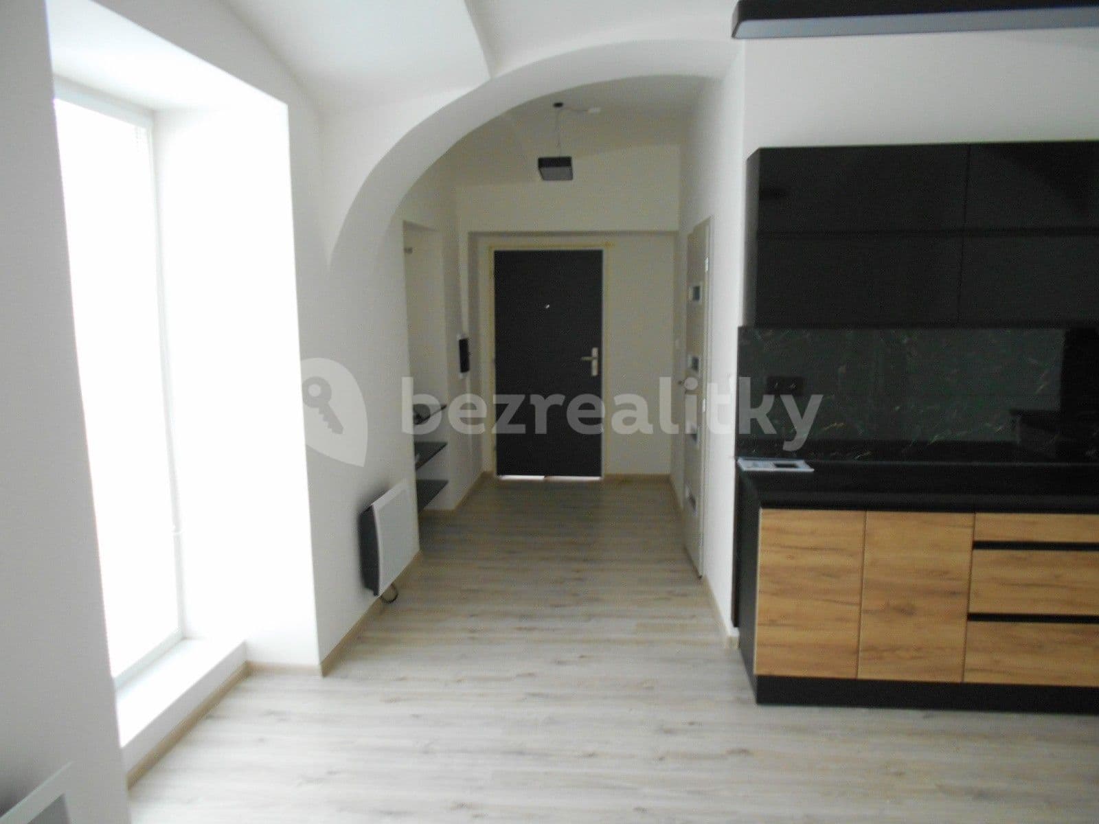Pronájem bytu 2+kk 57 m², Česká, Louny, Ústecký kraj Pronájem bytu 2+kk 57 m², Česká, Louny, Ústecký kraj
