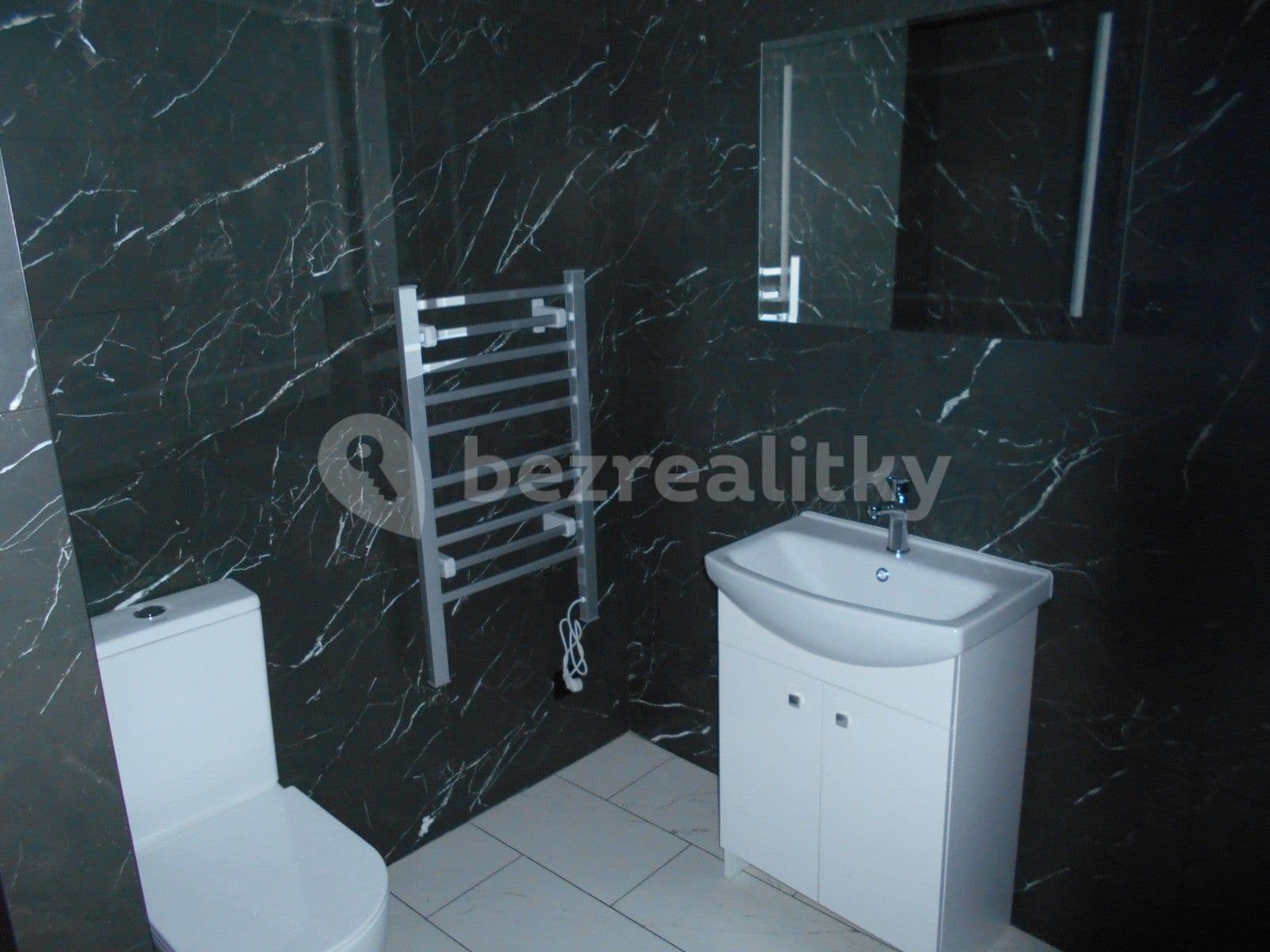 Pronájem bytu 2+kk 57 m², Česká, Louny, Ústecký kraj Pronájem bytu 2+kk 57 m², Česká, Louny, Ústecký kraj