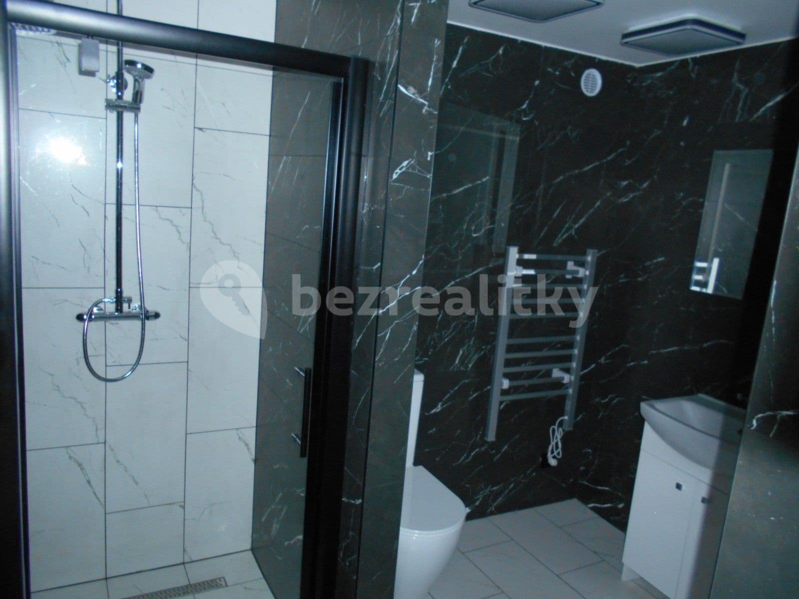 Pronájem bytu 2+kk 57 m², Česká, Louny, Ústecký kraj Pronájem bytu 2+kk 57 m², Česká, Louny, Ústecký kraj