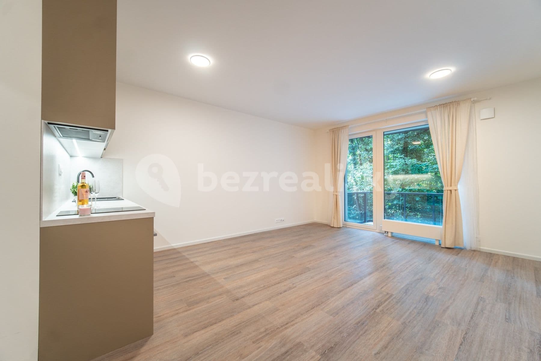 Pronájem bytu 1+kk 43 m², Nurmiho, Praha, Praha Pronájem bytu 1+kk 43 m², Nurmiho, Praha, Praha