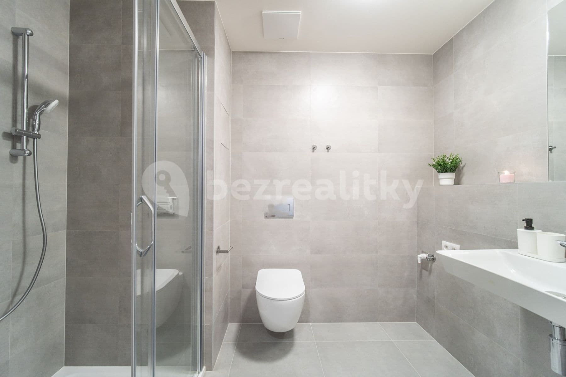 Pronájem bytu 1+kk 43 m², Nurmiho, Praha, Praha Pronájem bytu 1+kk 43 m², Nurmiho, Praha, Praha