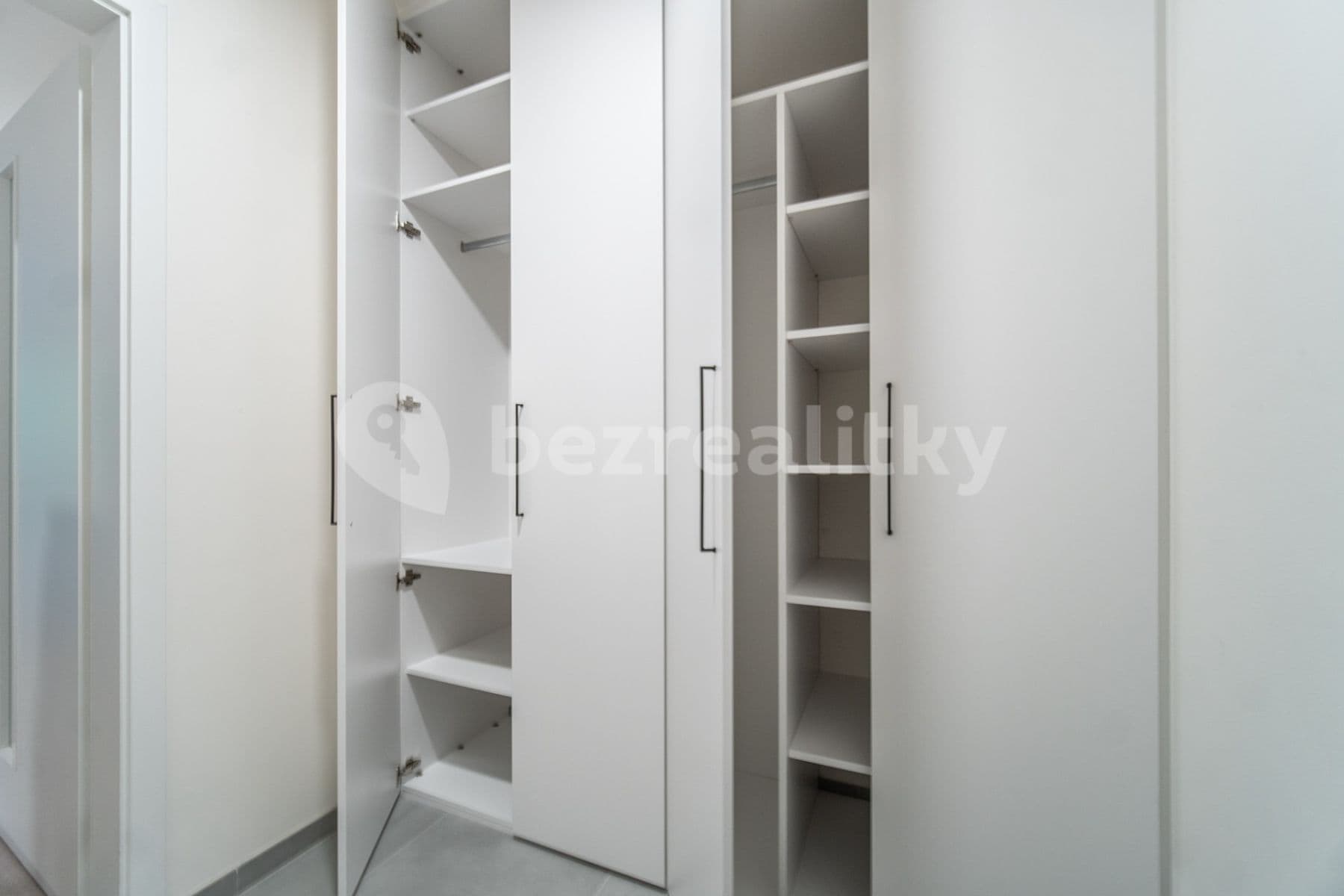 Pronájem bytu 1+kk 43 m², Nurmiho, Praha, Praha Pronájem bytu 1+kk 43 m², Nurmiho, Praha, Praha
