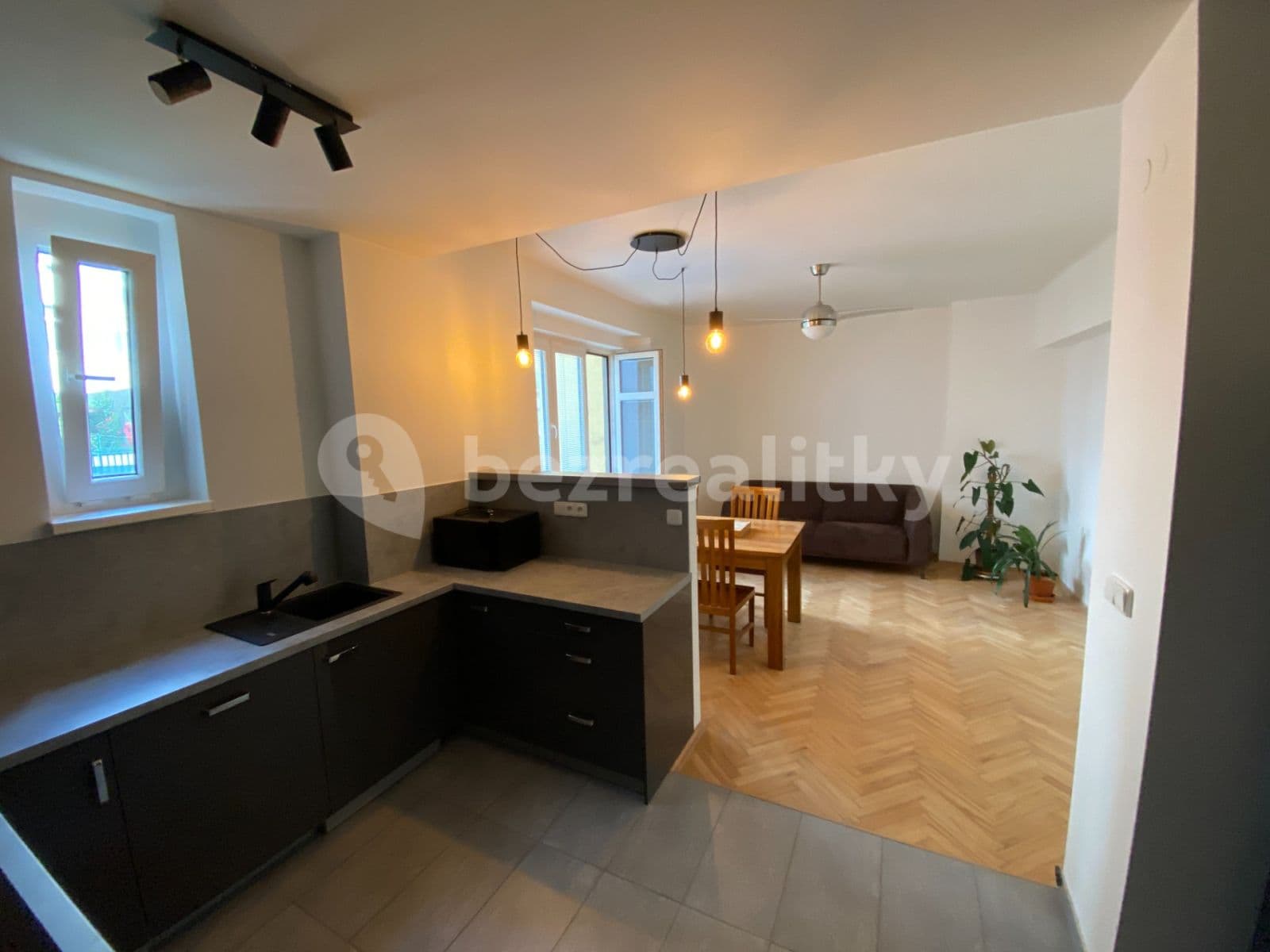Pronájem bytu 3+kk 72 m², Grafická, Praha, Praha Pronájem bytu 3+kk 72 m², Grafická, Praha, Praha