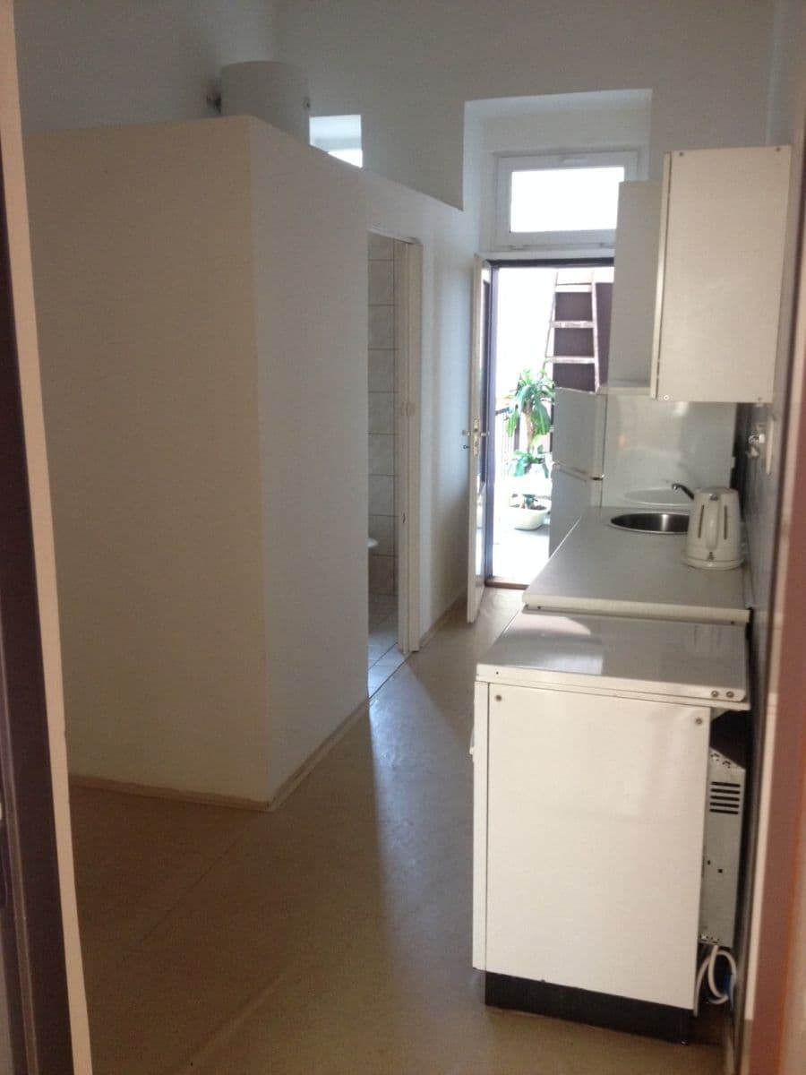 Pronájem bytu 1+kk 27 m², Jeronýmova, Praha, Praha Pronájem bytu 1+kk 27 m², Jeronýmova, Praha, Praha