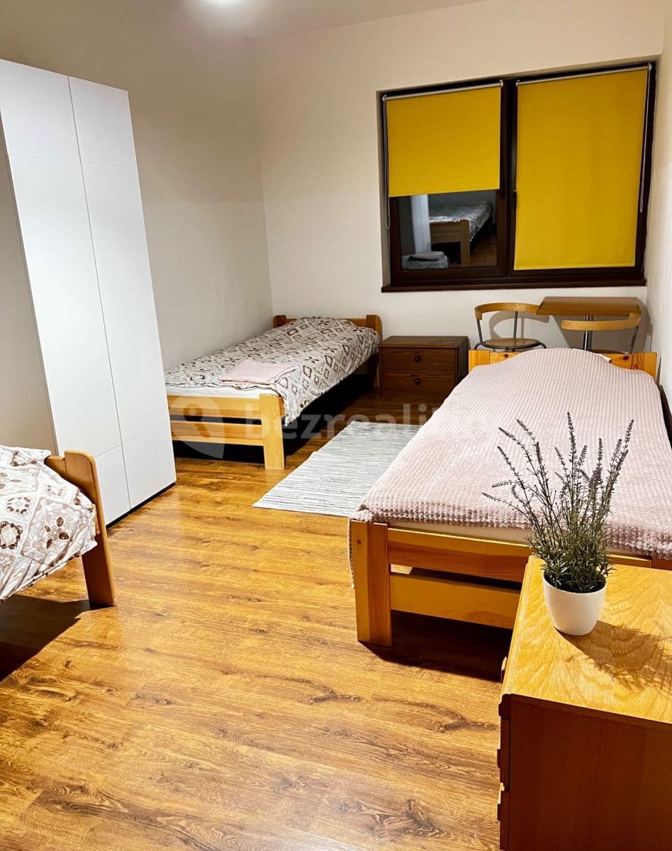 Pronájem bytu 1+kk 120 m², Vlašimská, Benešov, Středočeský kraj Pronájem bytu 1+kk 120 m², Vlašimská, Benešov, Středočeský kraj