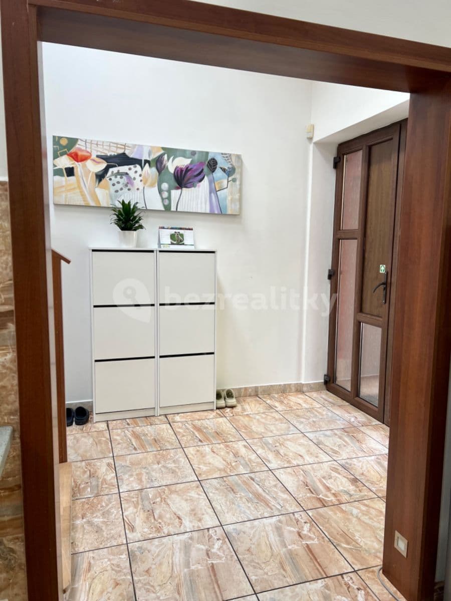Pronájem bytu 1+kk 120 m², Vlašimská, Benešov, Středočeský kraj Pronájem bytu 1+kk 120 m², Vlašimská, Benešov, Středočeský kraj