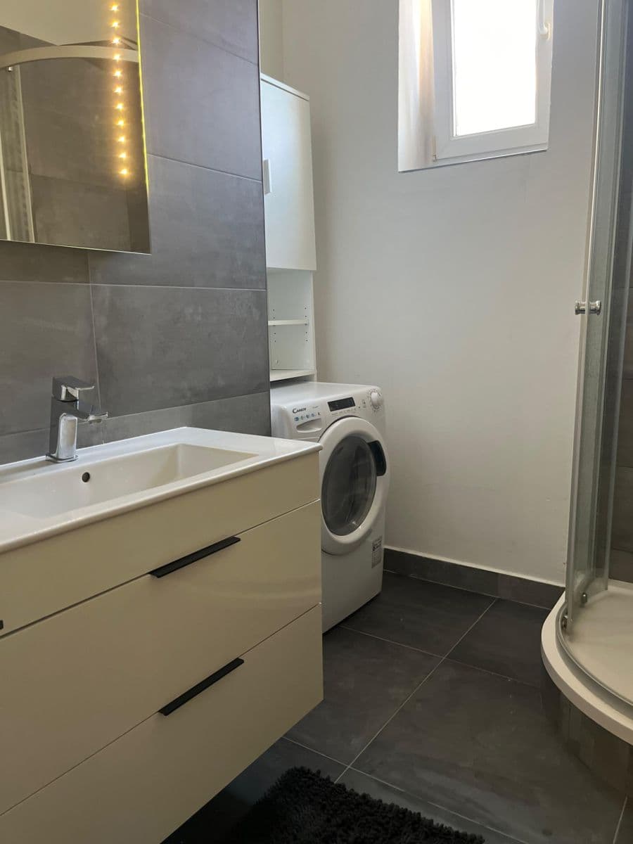 Pronájem bytu 2+kk 44 m², Amálská, Kladno, Středočeský kraj Pronájem bytu 2+kk 44 m², Amálská, Kladno, Středočeský kraj
