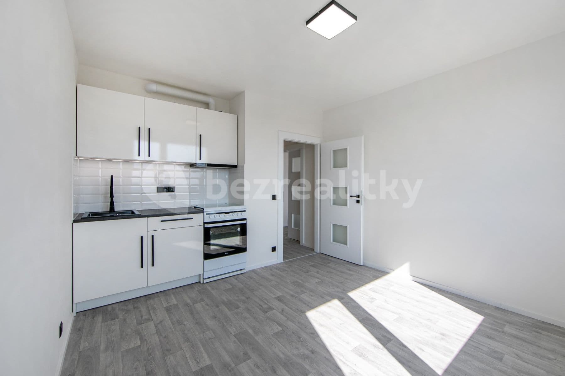 Pronájem bytu 1+1 39 m², Ledecká, Plzeň, Plzeňský kraj Pronájem bytu 1+1 39 m², Ledecká, Plzeň, Plzeňský kraj