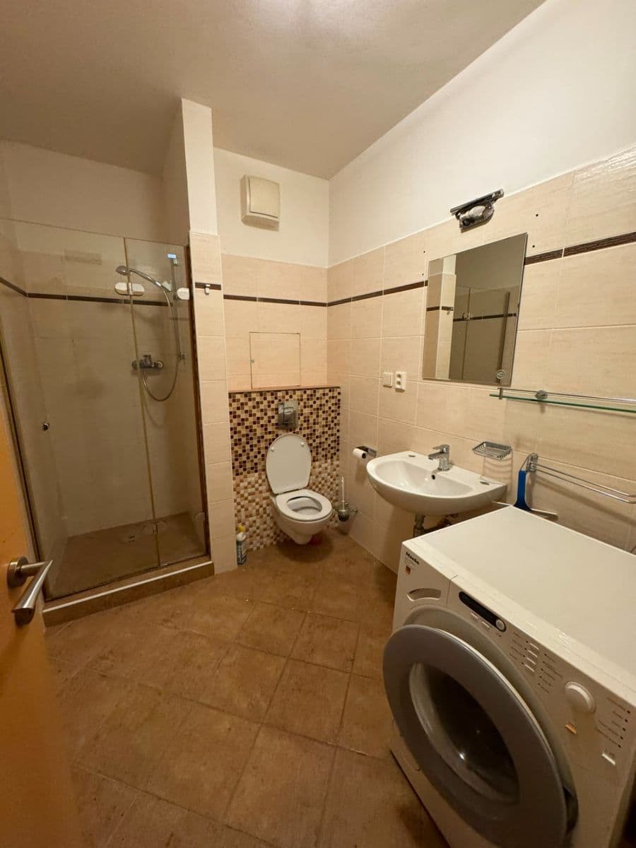 Pronájem bytu 1+kk 38 m², Praha, Praha Pronájem bytu 1+kk 38 m², Praha, Praha